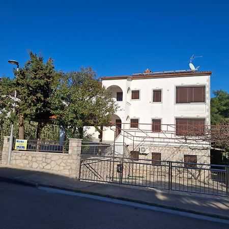 Apartments Vila Tisa Mali Lošinj Buitenkant foto