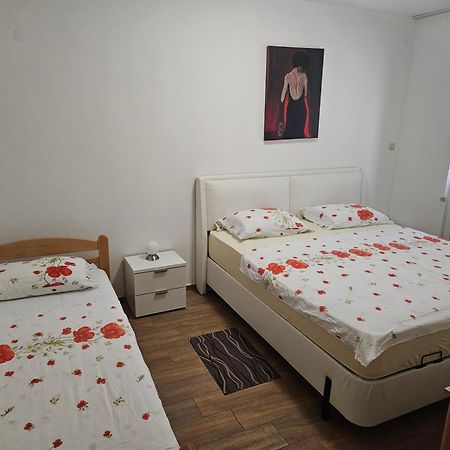 Apartments Vila Tisa Mali Lošinj Buitenkant foto