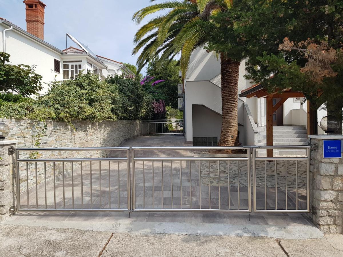 Apartments Vila Tisa Mali Lošinj Buitenkant foto