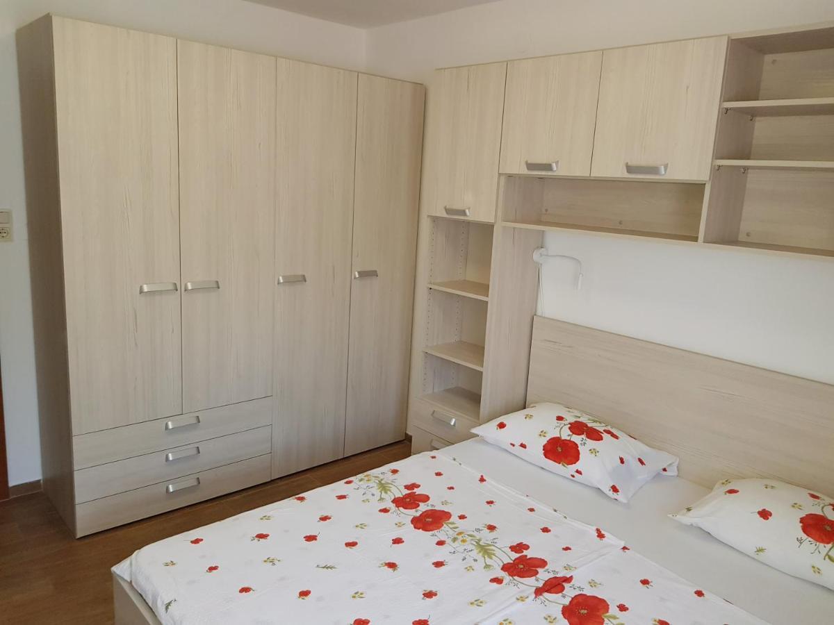 Apartments Vila Tisa Mali Lošinj Buitenkant foto
