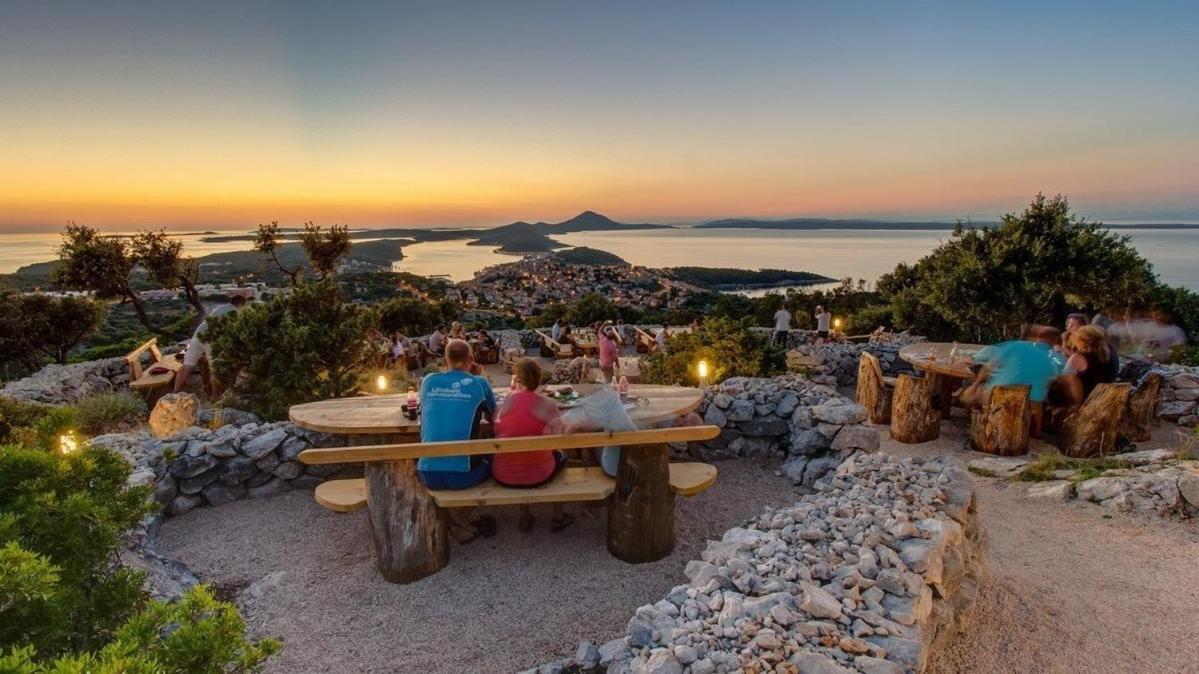 Apartments Vila Tisa Mali Lošinj Buitenkant foto