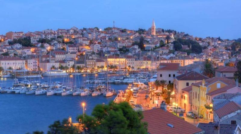 Apartments Vila Tisa Mali Lošinj Buitenkant foto