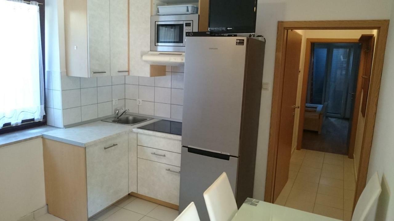 Apartments Vila Tisa Mali Lošinj Buitenkant foto