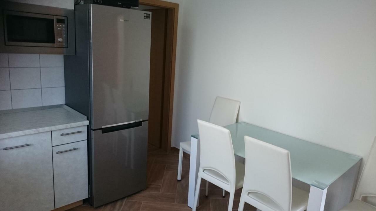 Apartments Vila Tisa Mali Lošinj Buitenkant foto