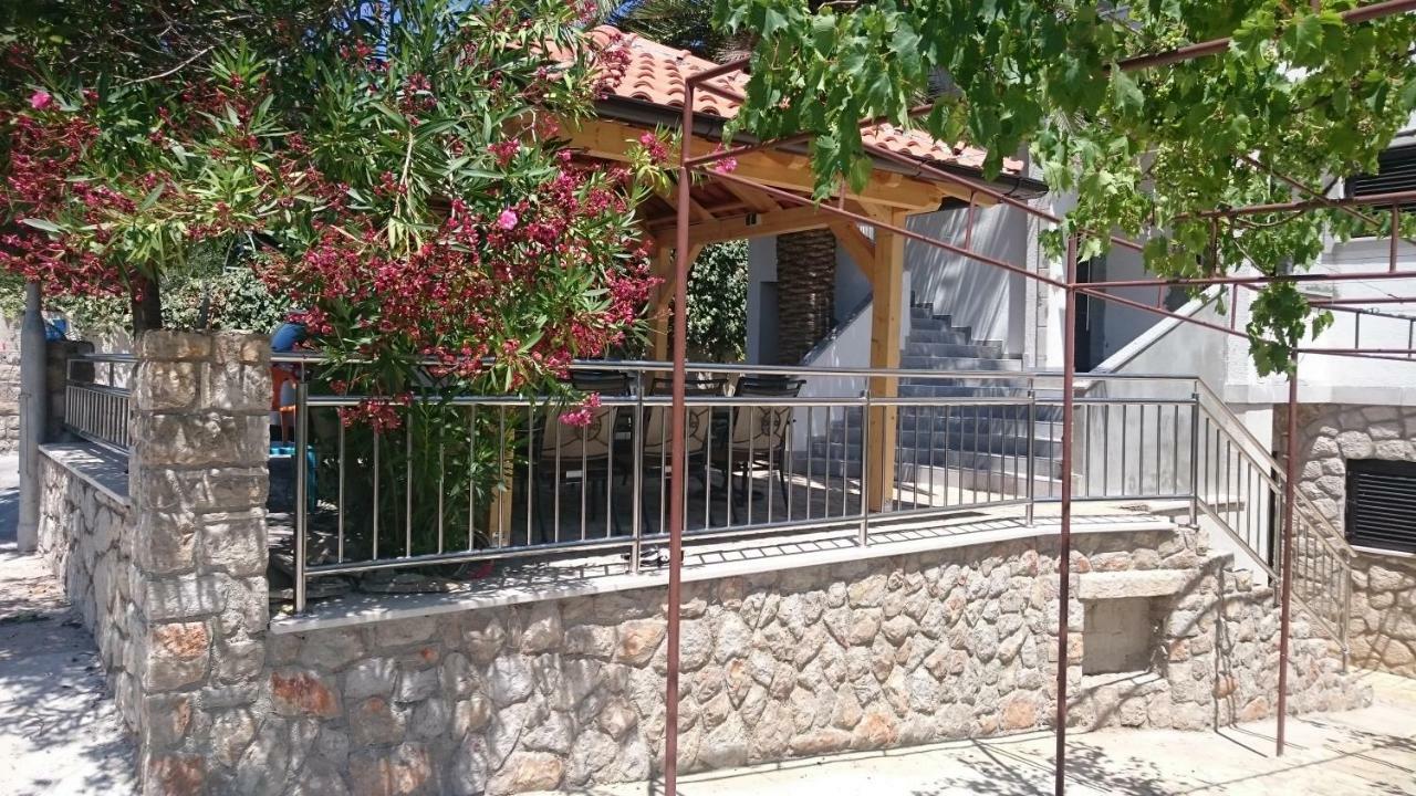 Apartments Vila Tisa Mali Lošinj Buitenkant foto