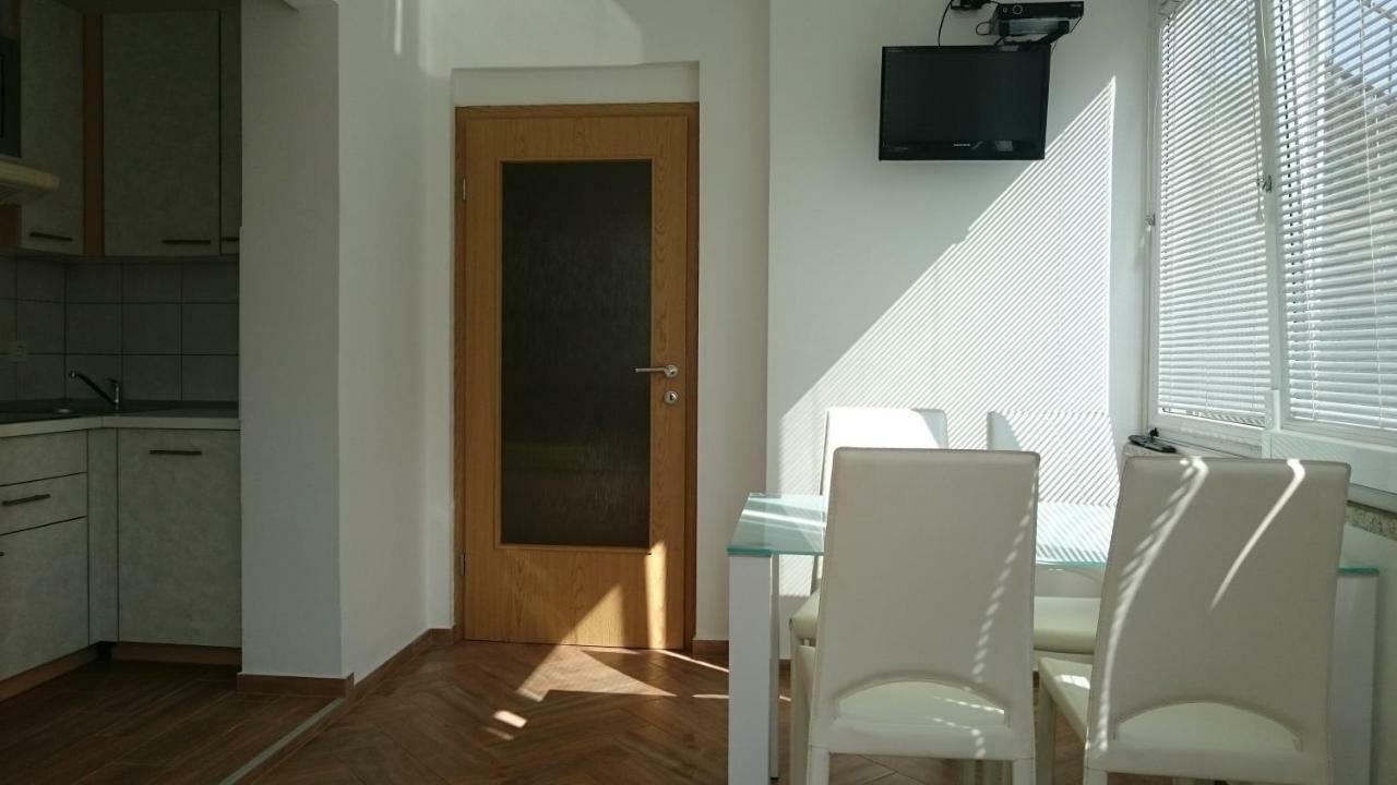 Apartments Vila Tisa Mali Lošinj Buitenkant foto