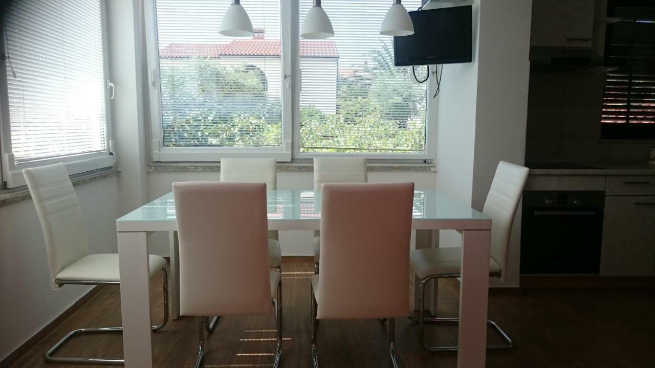 Apartments Vila Tisa Mali Lošinj Buitenkant foto
