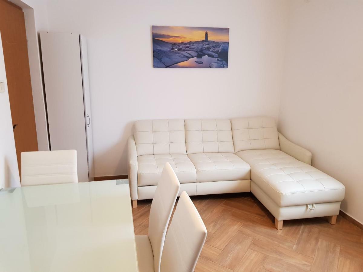 Apartments Vila Tisa Mali Lošinj Buitenkant foto