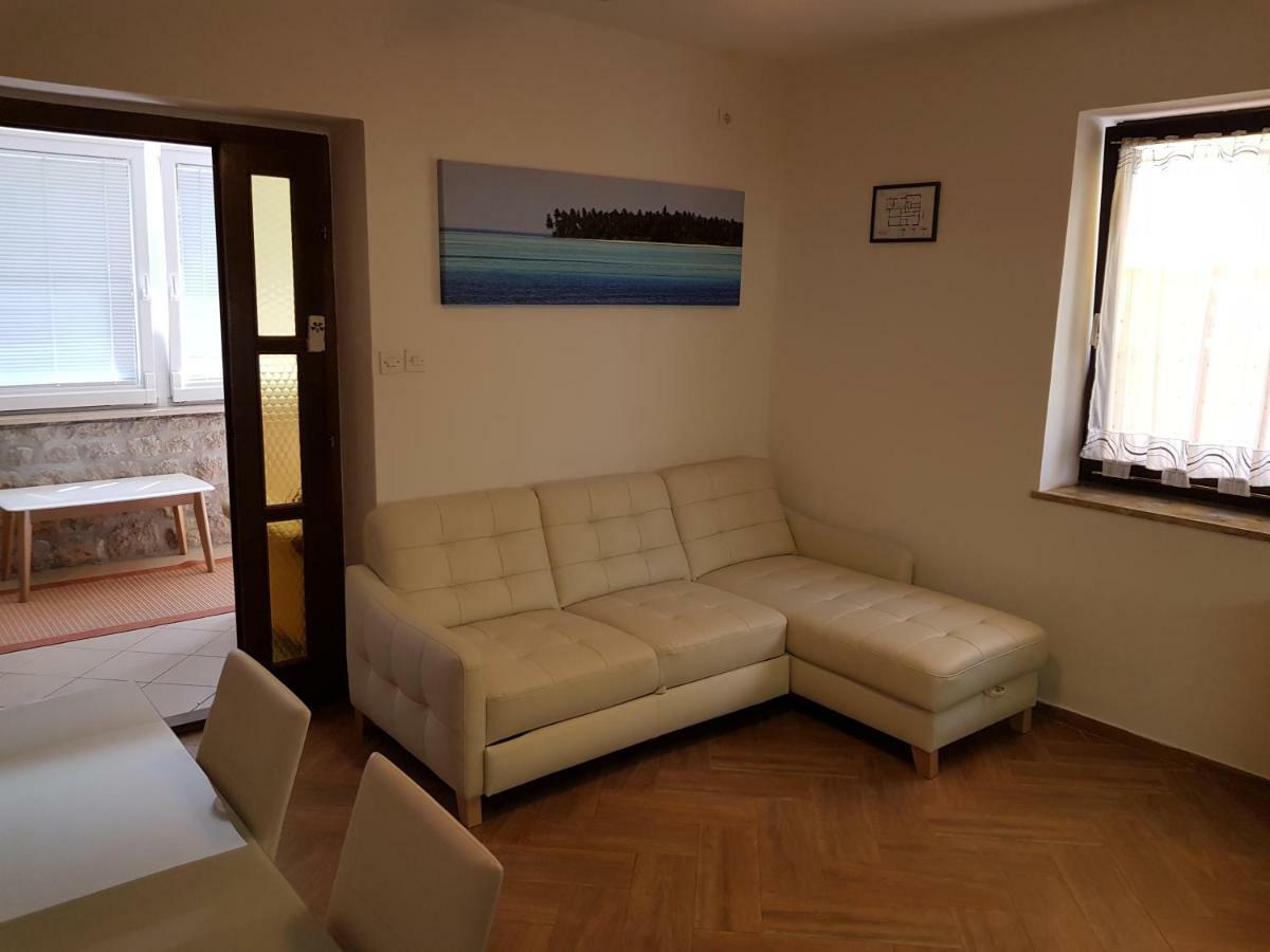 Apartments Vila Tisa Mali Lošinj Buitenkant foto