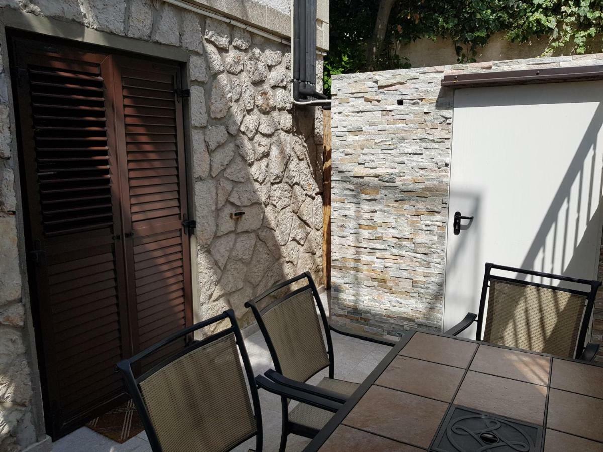 Apartments Vila Tisa Mali Lošinj Buitenkant foto