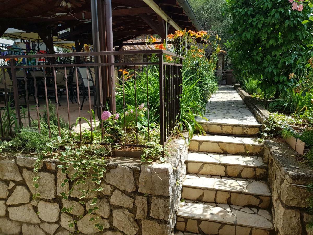 Apartments Vila Tisa Mali Lošinj Buitenkant foto